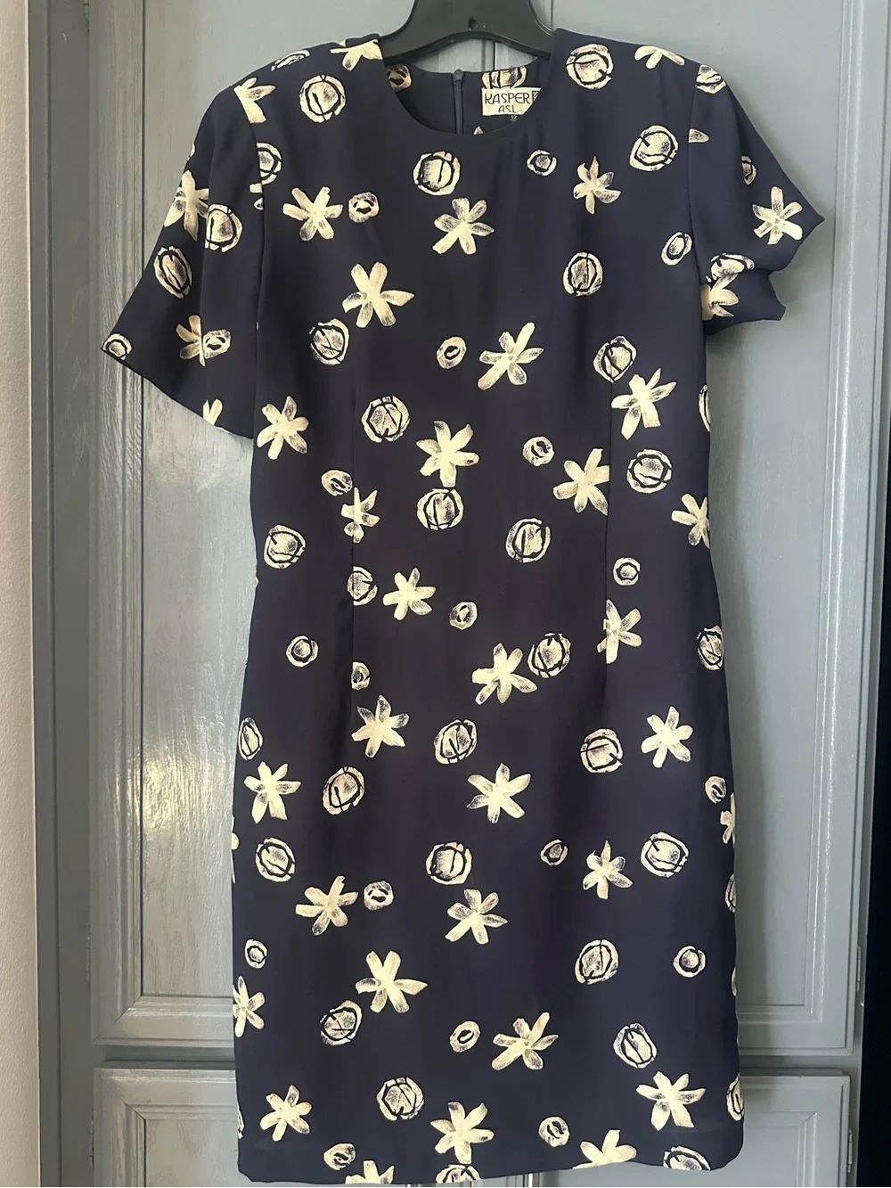 Kasper Navy Dress with Cream Floral Print 12
